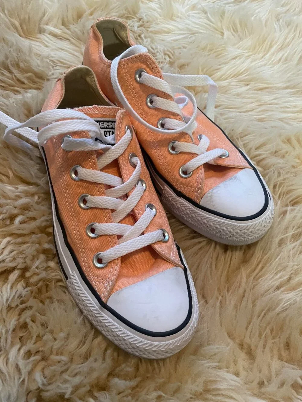Converse‎ Peach Orange Chuck Taylor Sneakers - Size 5